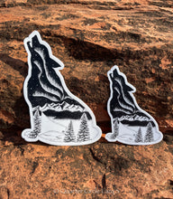 Load image into Gallery viewer, Aurora Wolf